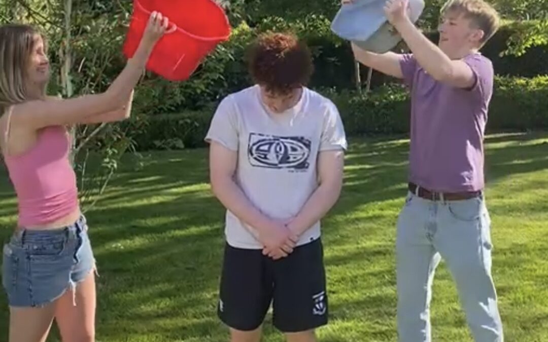 Sheffield students take part in viral “ice bucket challenge” for mental health charity.