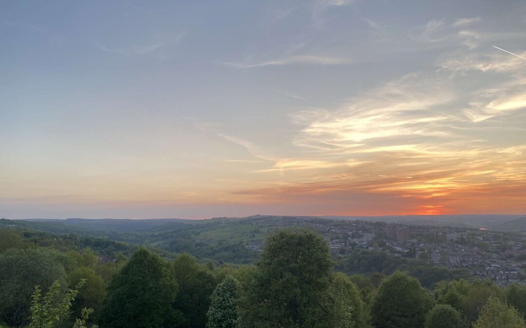 Students make the most of soaring temperatures in Sheffield