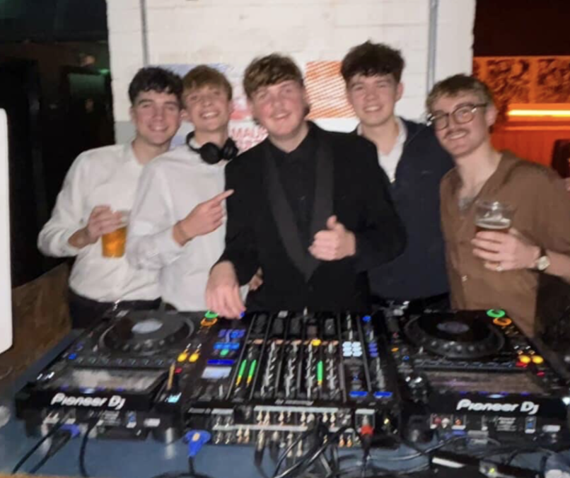 Sheffield Students rave about charity at musical homelessness fundraiser